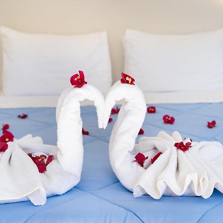 Aegean Blue Santorini Perissa Apartment ภายนอก รูปภาพ