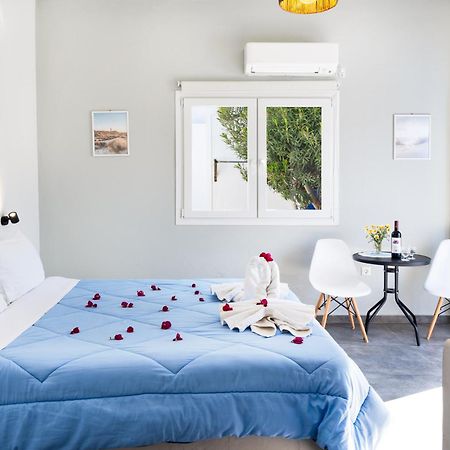 Aegean Blue Santorini Perissa Apartment ภายนอก รูปภาพ