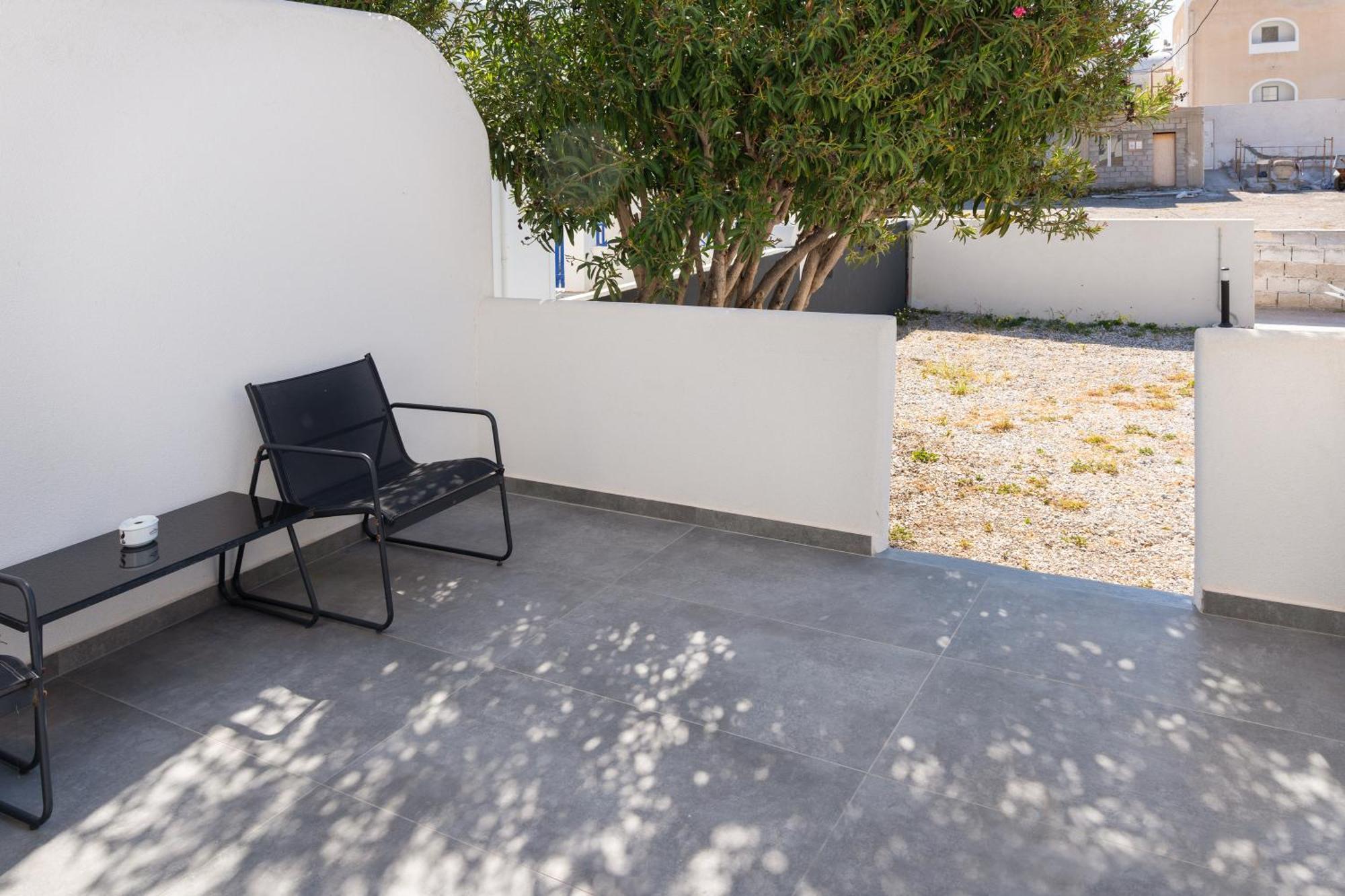 Aegean Blue Santorini Perissa Apartment ภายนอก รูปภาพ