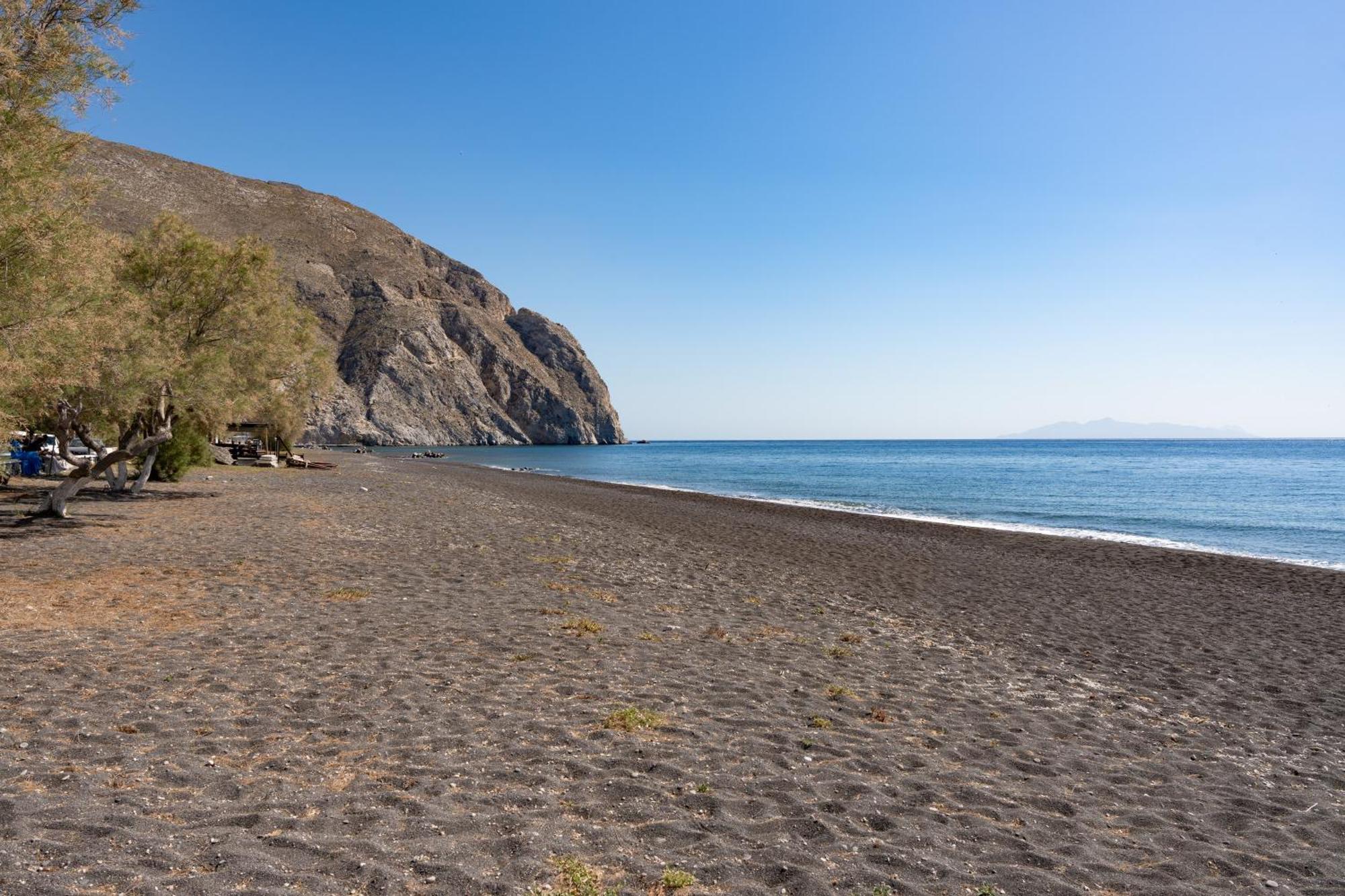 Aegean Blue Santorini Perissa Apartment ภายนอก รูปภาพ