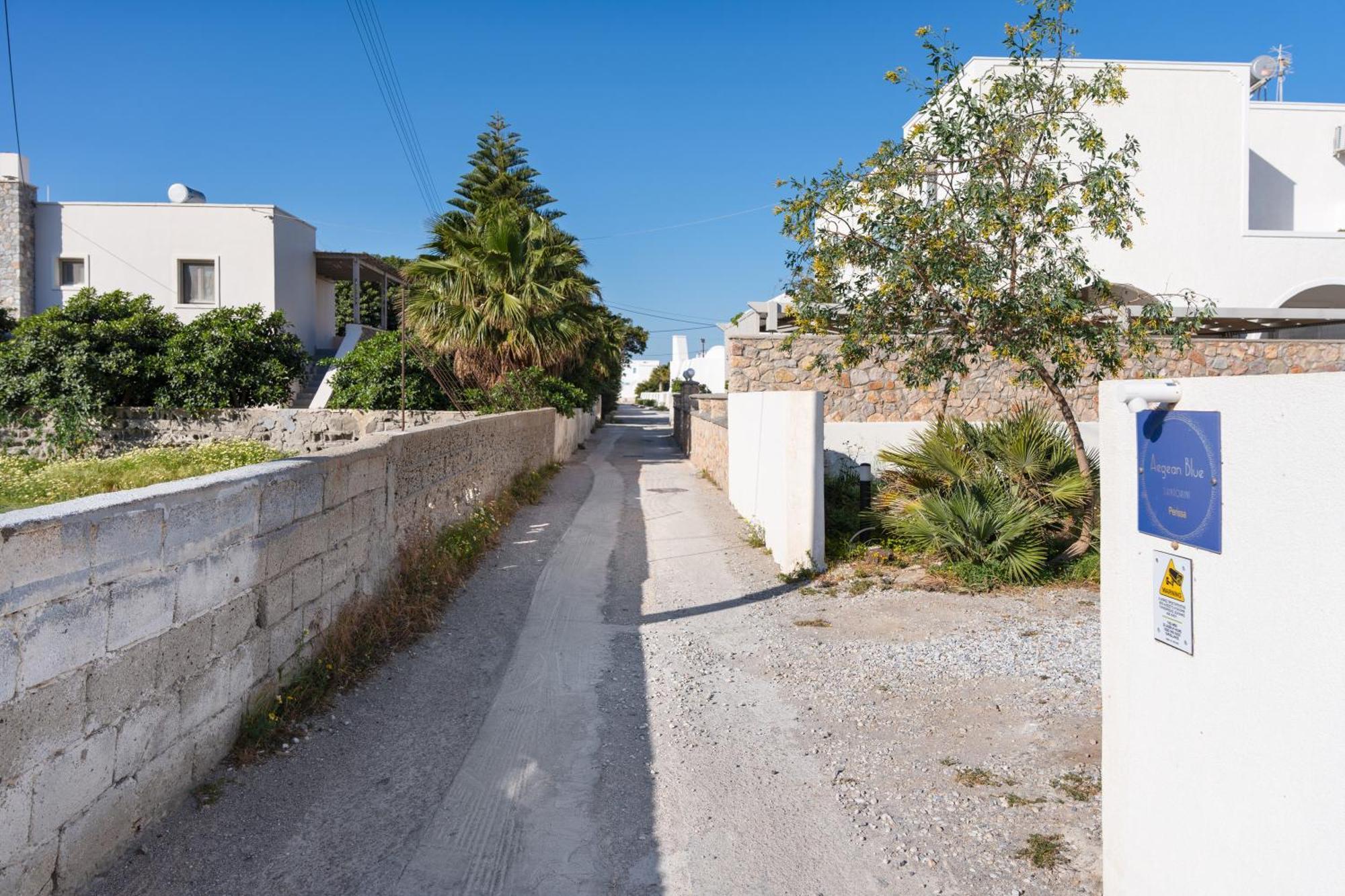 Aegean Blue Santorini Perissa Apartment ภายนอก รูปภาพ