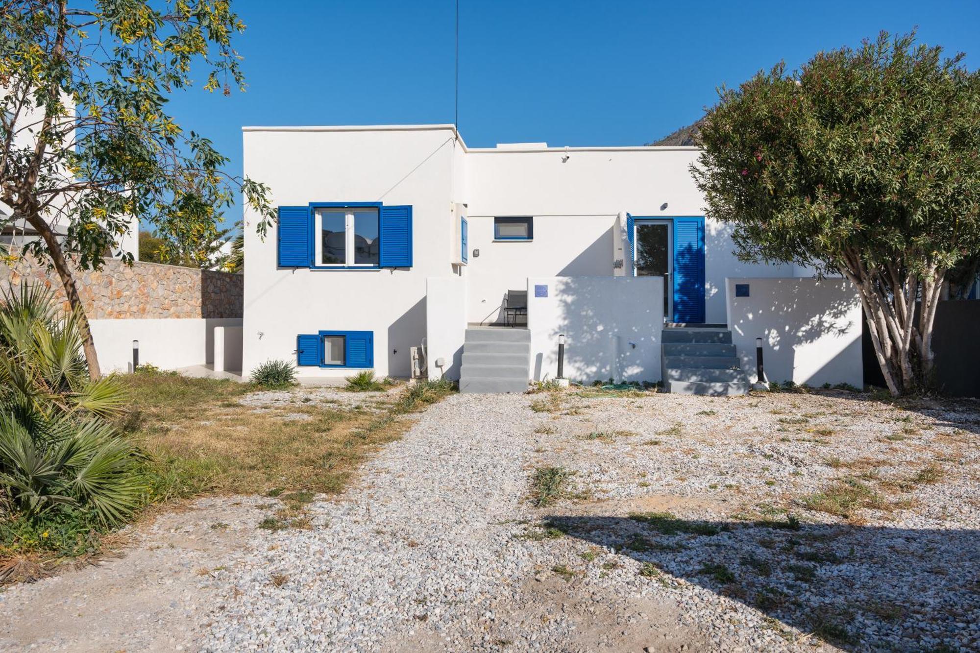 Aegean Blue Santorini Perissa Apartment ภายนอก รูปภาพ